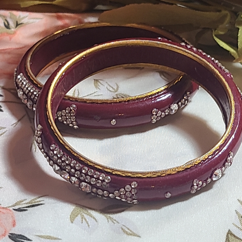Vintage 1970’s Bangle Bracelet set of 2